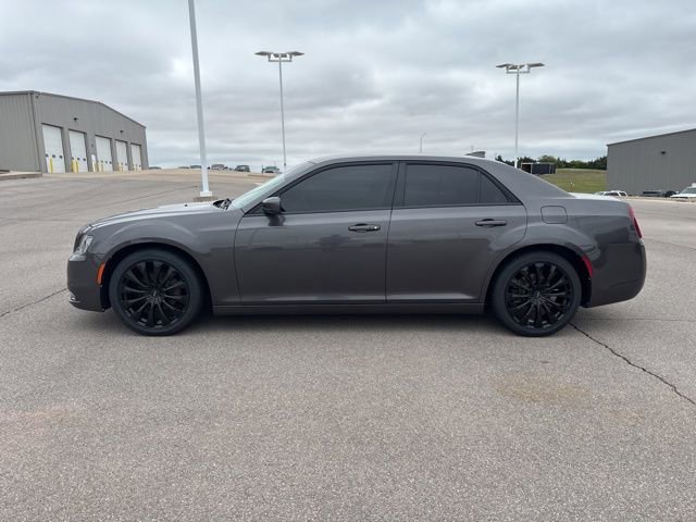 Used 2018 Chrysler 300 S image 8