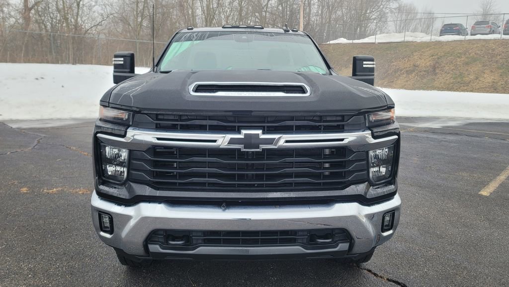 Used 2024 Chevrolet Silverado 3500 LT w/ Convenience Package AWD/4WD image 4