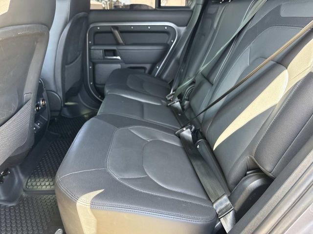 Used 2023 Land Rover Defender 110 X-Dynamic SE image 15
