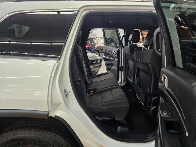Used 2020 Jeep Grand Cherokee Laredo AWD/4WD image 13