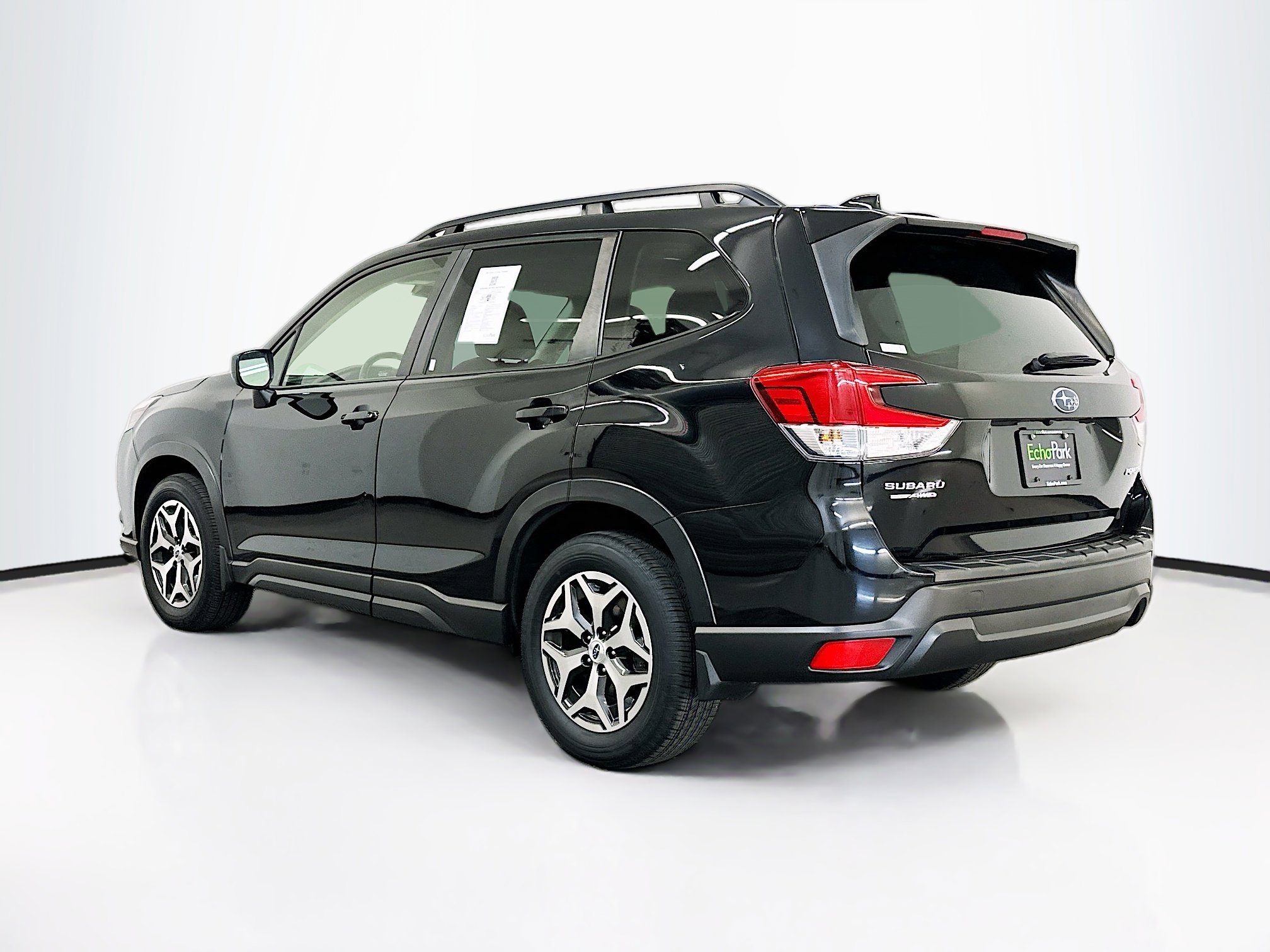 Used 2023 Subaru Forester Premium AWD/4WD image 5