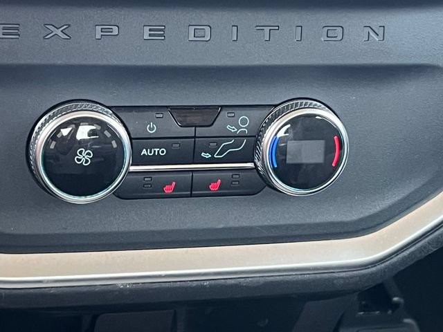 Used 2025 Ford Expedition Platinum AWD/4WD image 39
