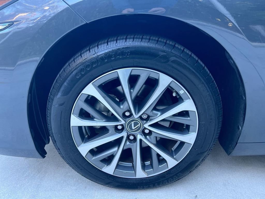 Certified 2023 Lexus ES 350 w/ Accessory Package (Z1) image 9