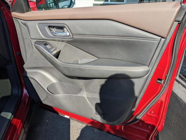 Used 2023 Nissan Rogue SL w/ SL Premium Package image 20