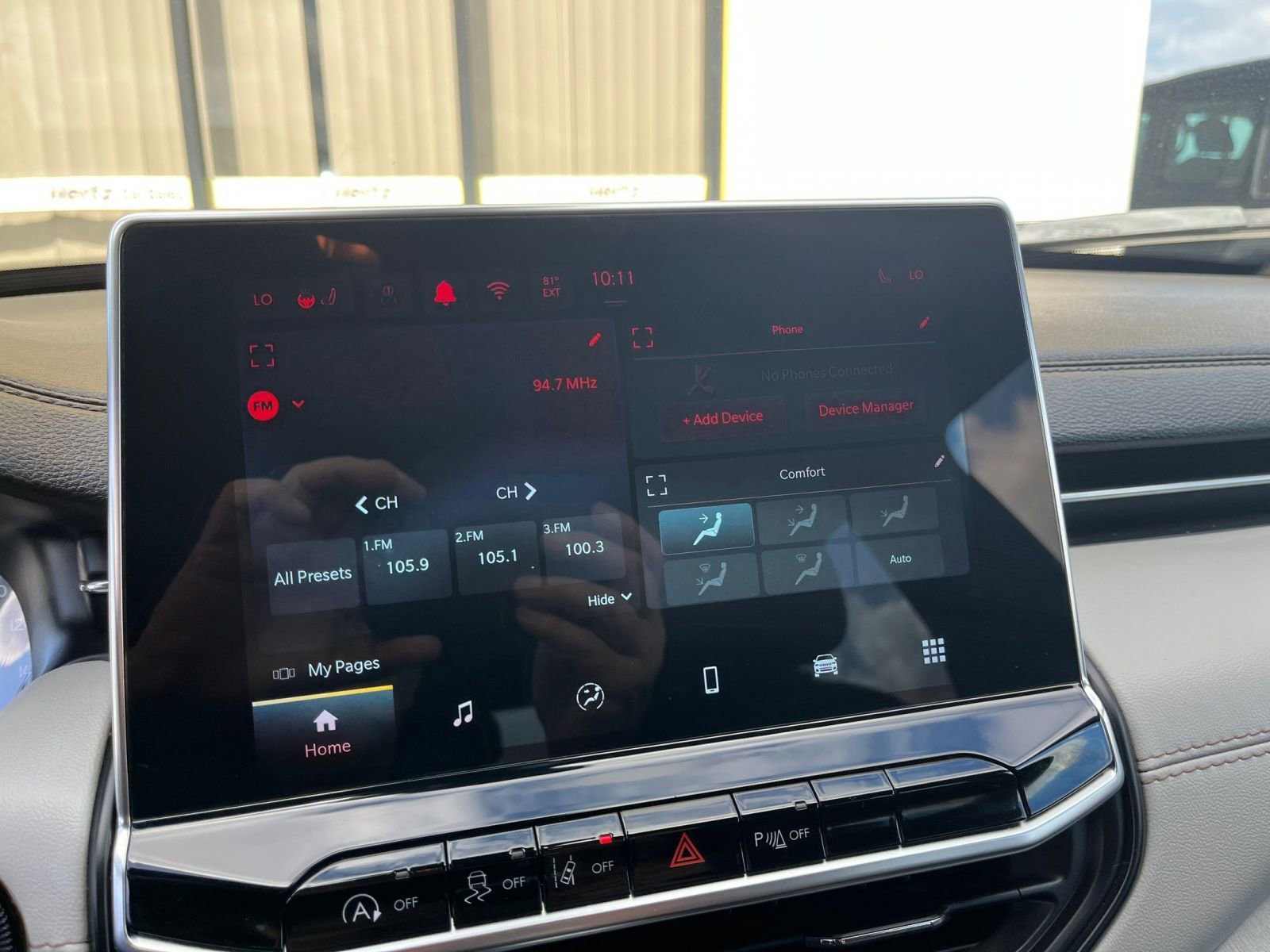 Used 2025 Jeep Compass Limited image 20