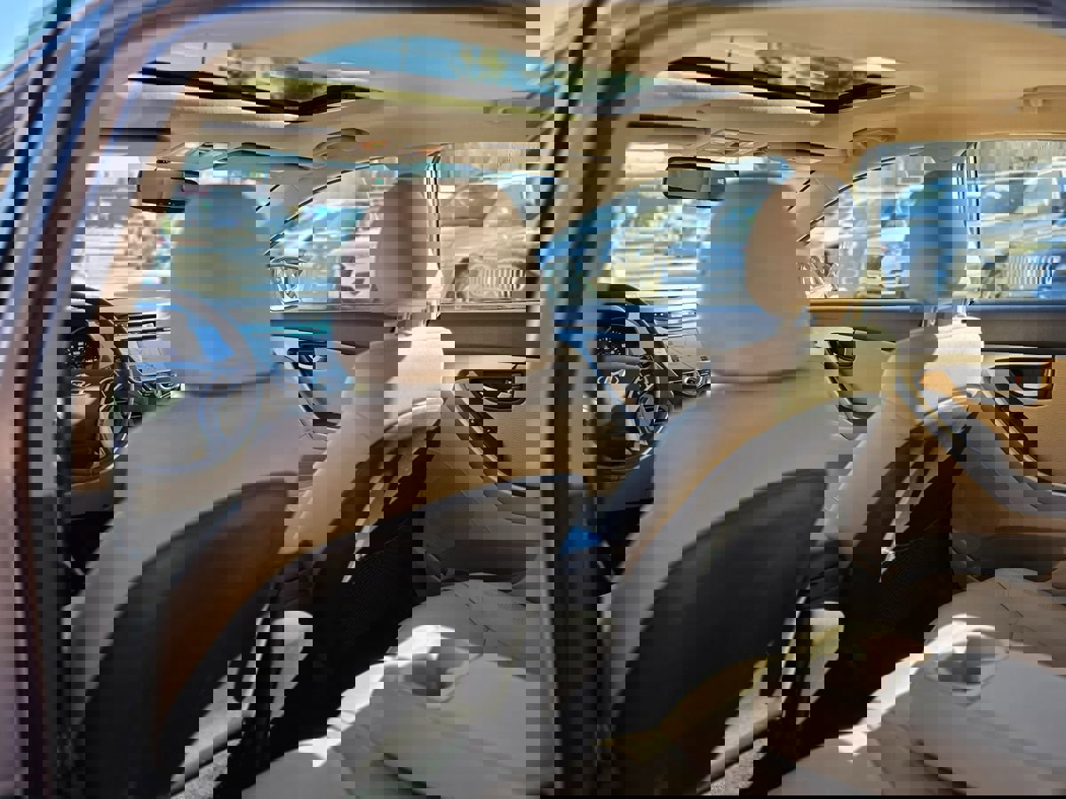 Used 2012 Hyundai Elantra Limited w/ Technology Pkg 5 image 24