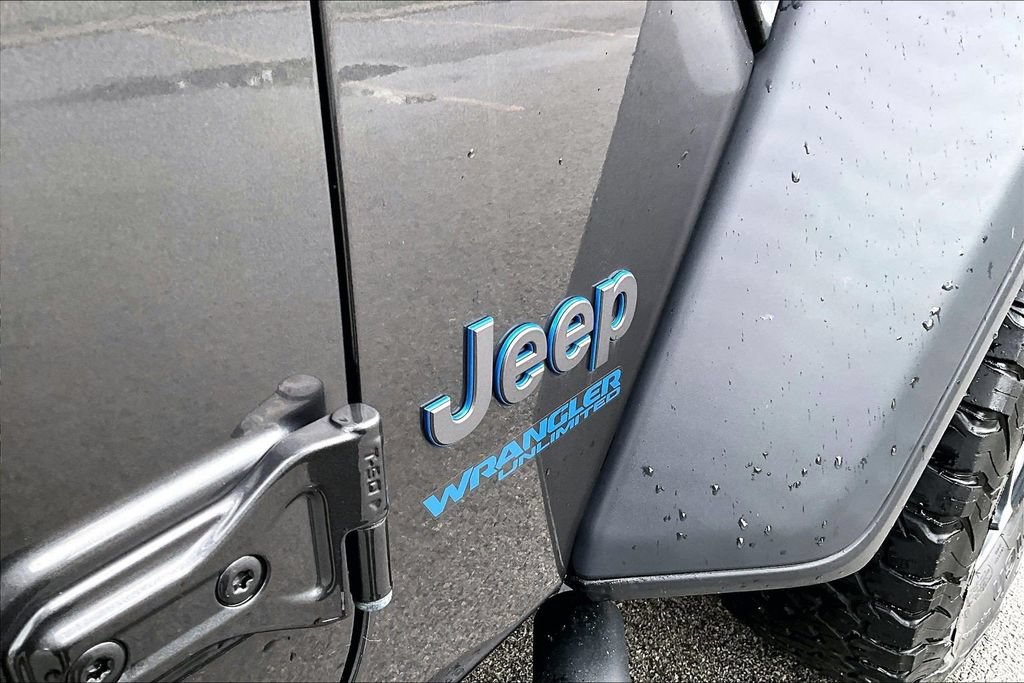 Used 2022 Jeep Wrangler Unlimited Rubicon 4xe w/ Cold Weather Group AWD/4WD image 30