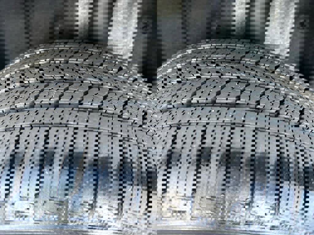 Used 2025 Nissan Kicks SR image 24