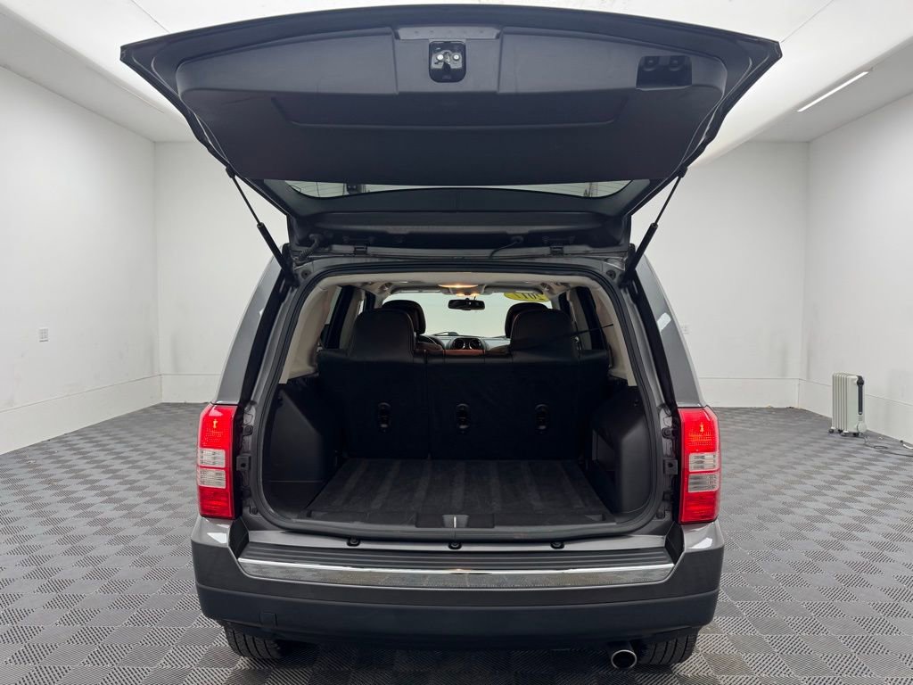 Used 2017 Jeep Patriot High Altitude image 10