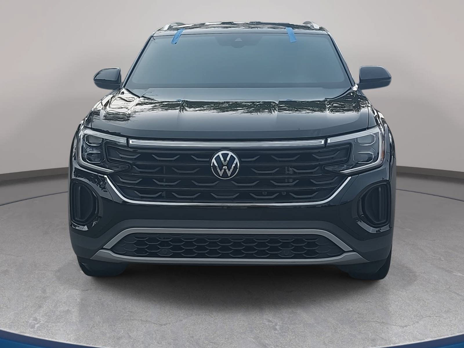 Used 2024 Volkswagen Atlas Cross Sport SE AWD/4WD image 2
