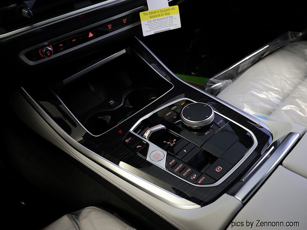 New 2026 BMW X5 xDrive40i w/ M Sport Package AWD/4WD image 25