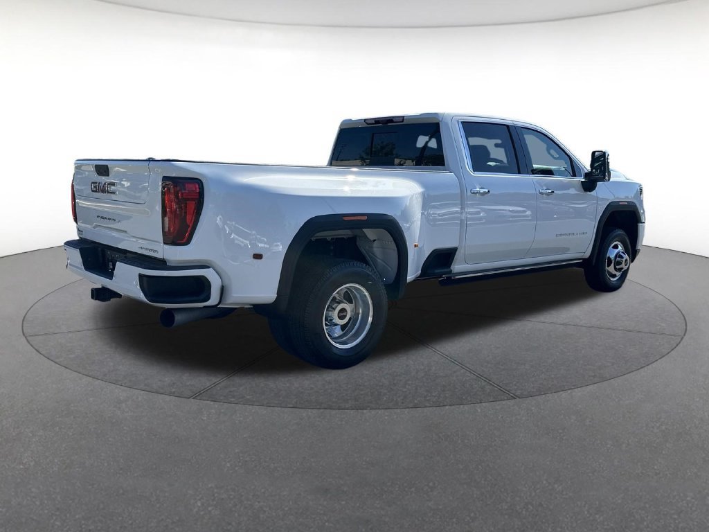 Used 2023 GMC Sierra 3500 Denali w/ Denali Ultimate Package AWD/4WD image 6