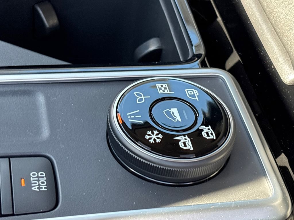 New 2025 Nissan Pathfinder SV w/ Black Appearance Package image 35