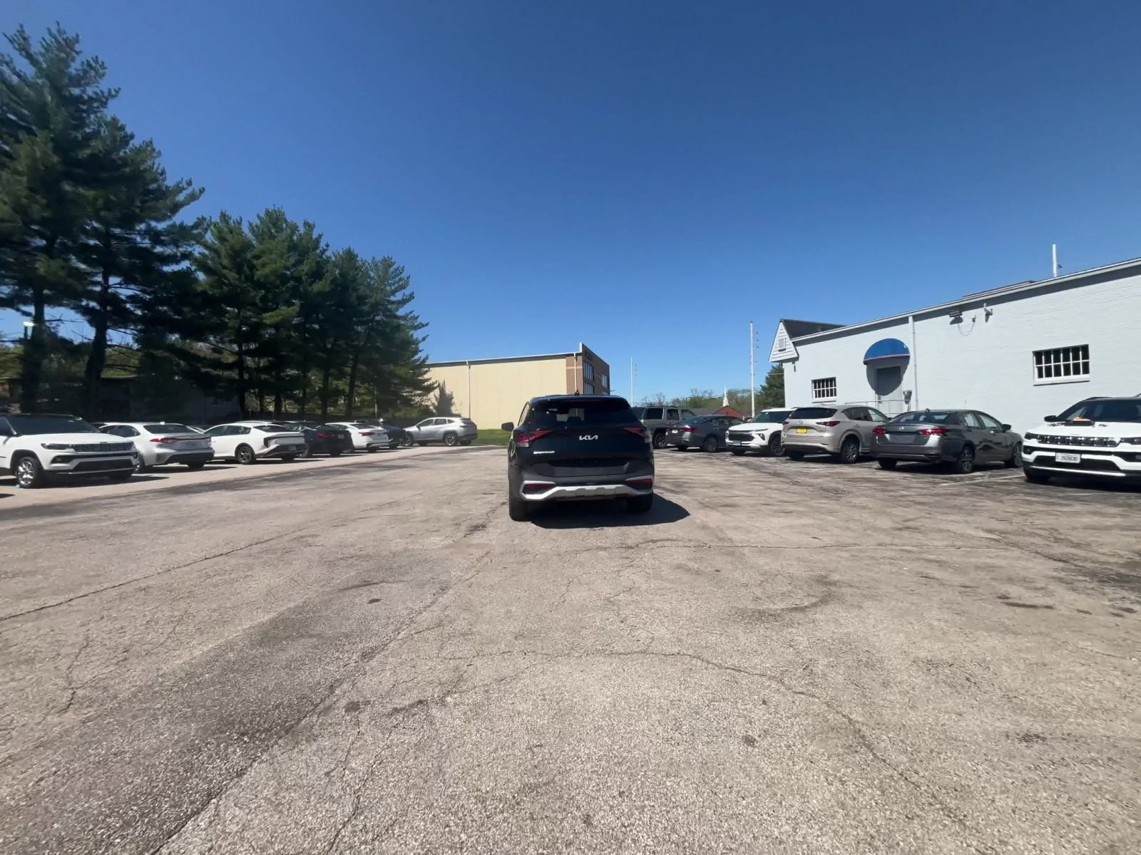 Used 2025 Kia Sportage LX image 16