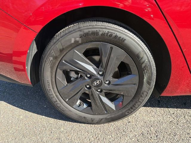 Certified 2023 Hyundai Elantra SEL image 7