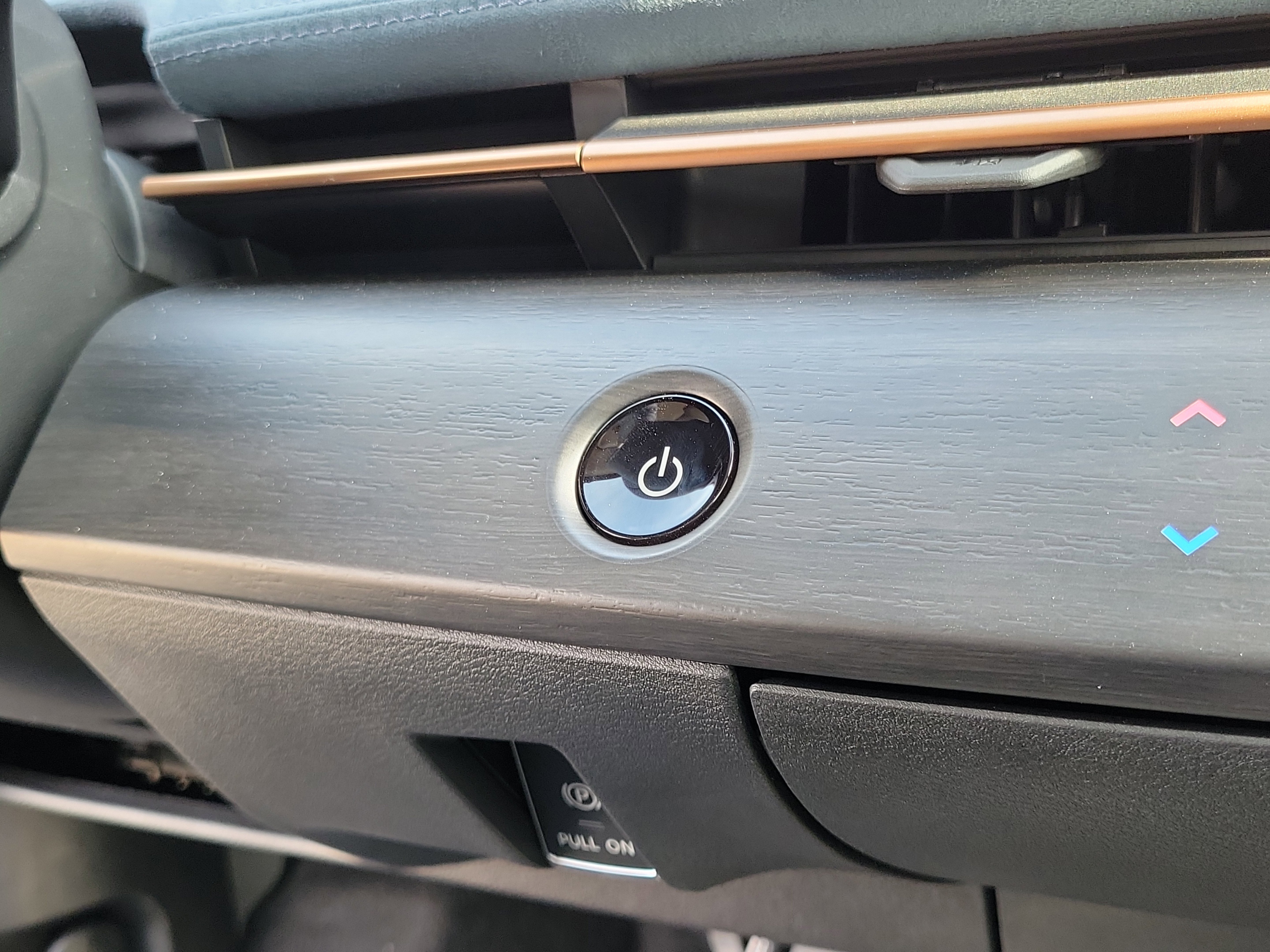 Used 2025 Nissan Ariya Platinum image 28