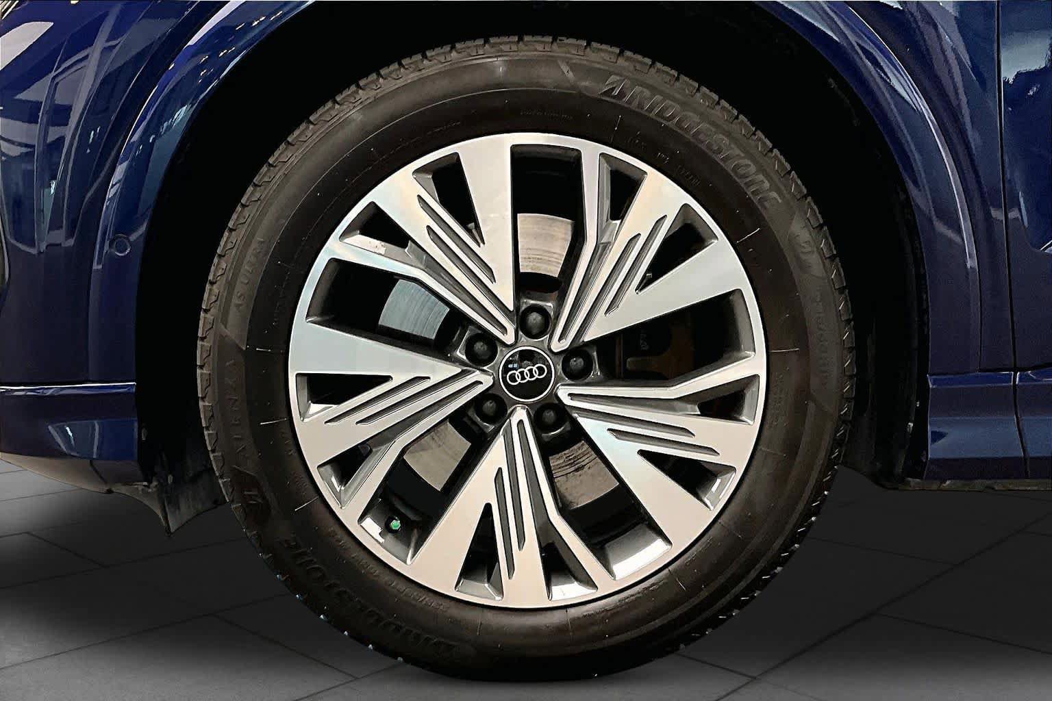 Used 2023 Audi Q4 e-tron Premium Plus RWD image 9