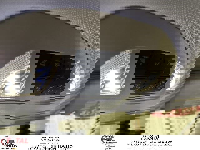 Used 2024 Chrysler Pacifica Touring-L image 20