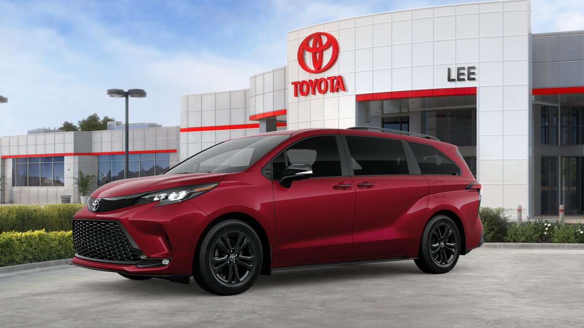 New 2026 Toyota Sienna XSE AWD/4WD image 2