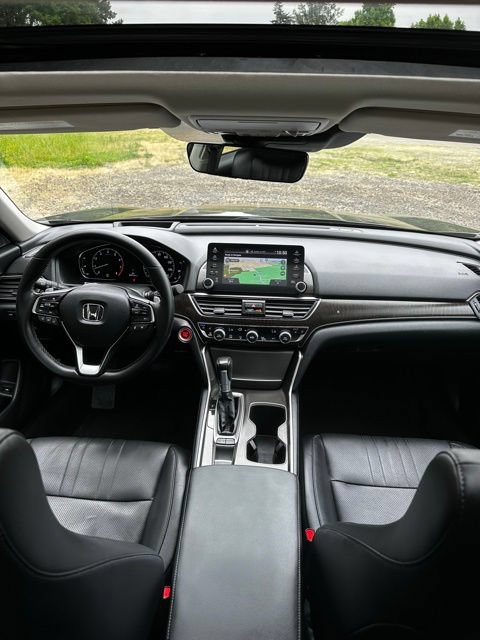 Used 2018 Honda Accord Touring image 24