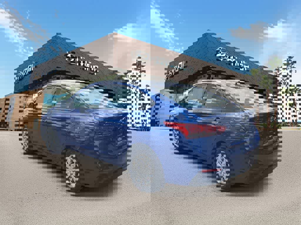 Used 2021 Hyundai Accent SE image 2