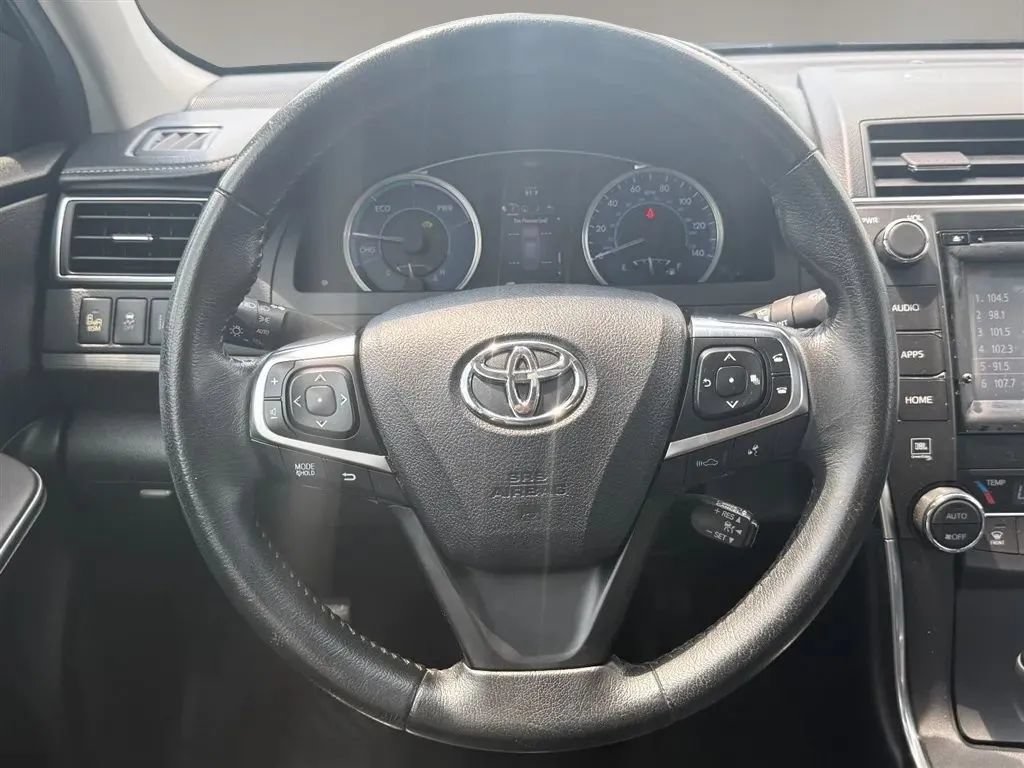 Used 2015 Toyota Camry XLE w/ Moonroof Package FWD image 11