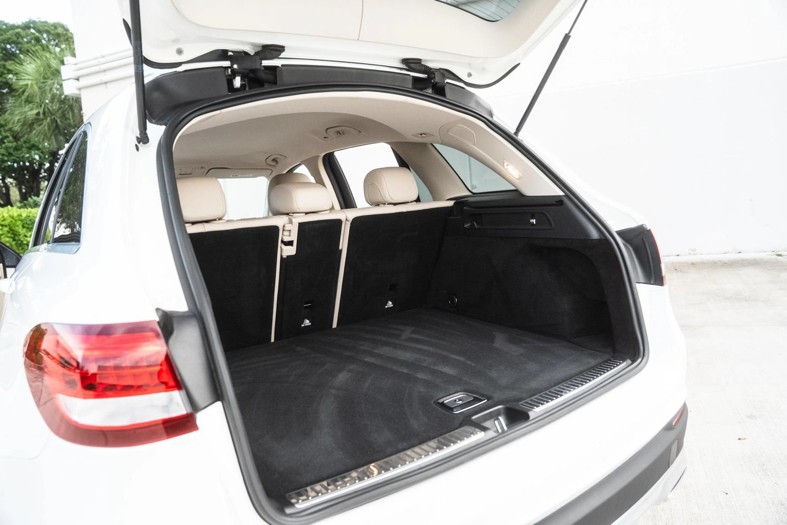 Used 2016 Mercedes-Benz GLC 300 4MATIC image 20