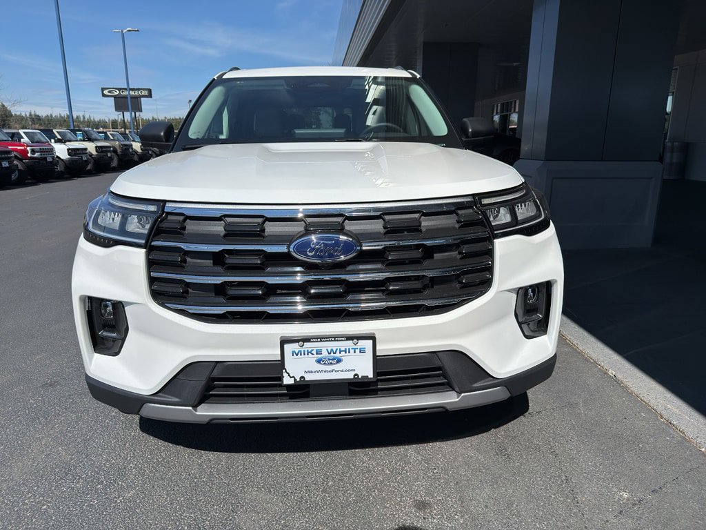 New 2026 Ford Explorer Active w/ Active Comfort Package AWD/4WD image 2