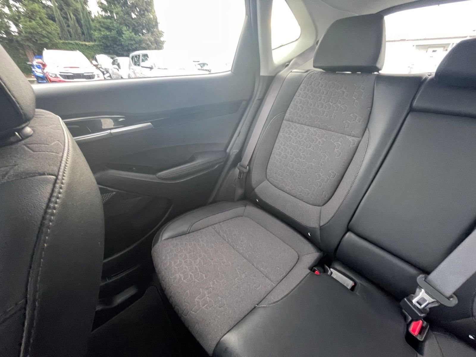 Used 2025 Kia Seltos S FWD image 34