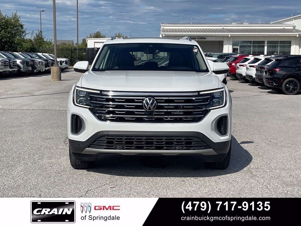 Used 2024 Volkswagen Atlas SEL AWD/4WD image 2