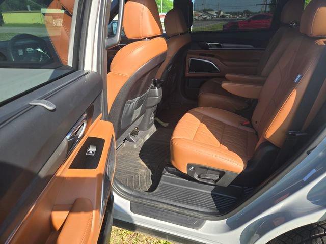 Used 2025 Kia Telluride AWD image 19