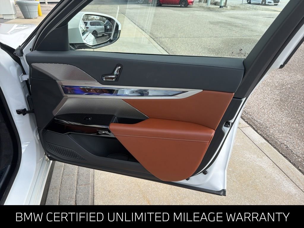 Certified 2024 BMW 760i xDrive w/ Executive Package AWD/4WD image 26