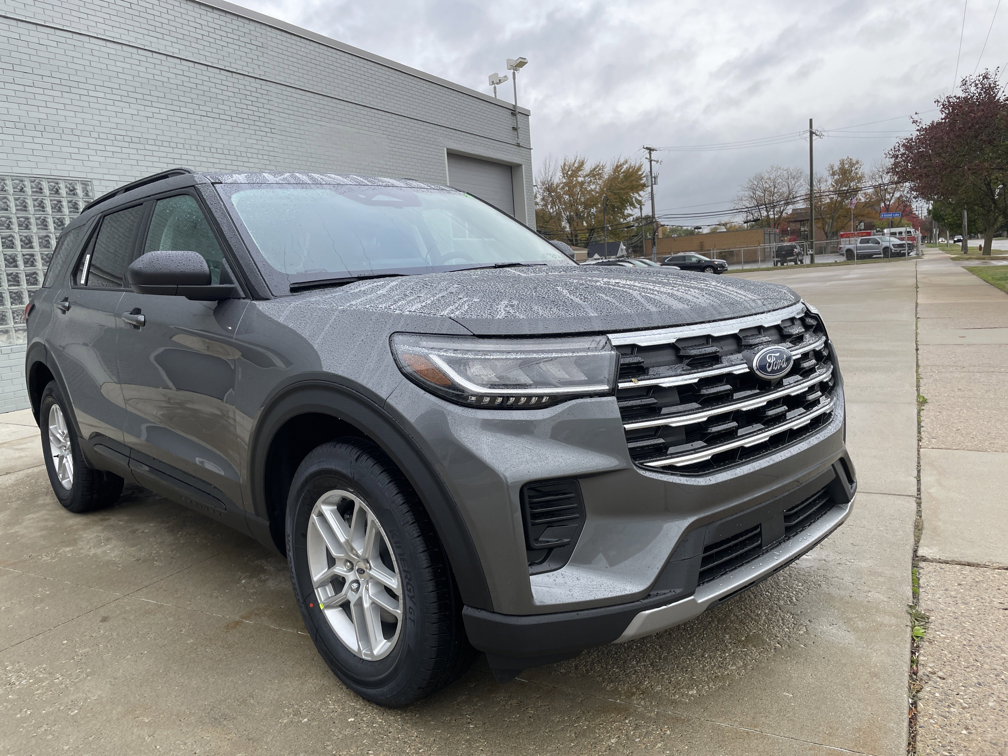 New 2026 Ford Explorer Active image 2