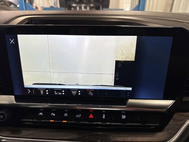 Used 2025 Chevrolet Silverado 1500 LTZ AWD/4WD image 34