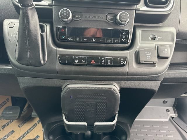 Used 2024 RAM ProMaster 2500 w/ Cold Weather Group FWD image 17