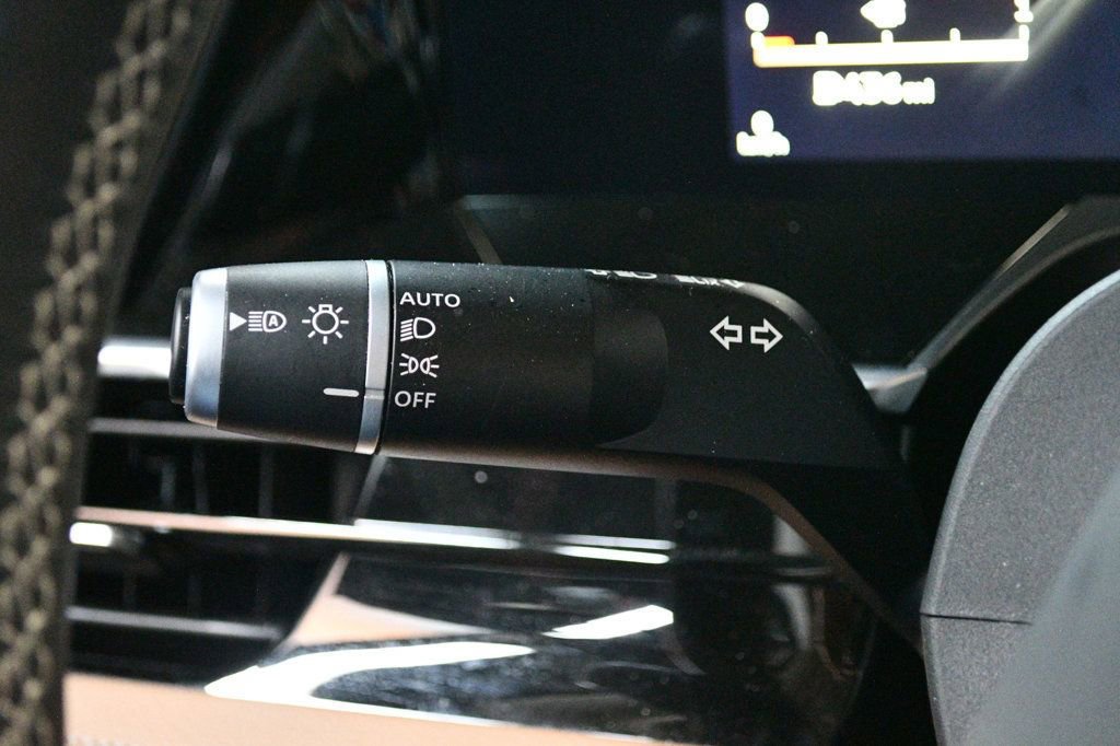 Used 2025 INFINITI QX80 Sensory image 75
