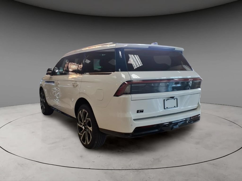 New 2027 Lincoln Navigator Black Label AWD/4WD image 5