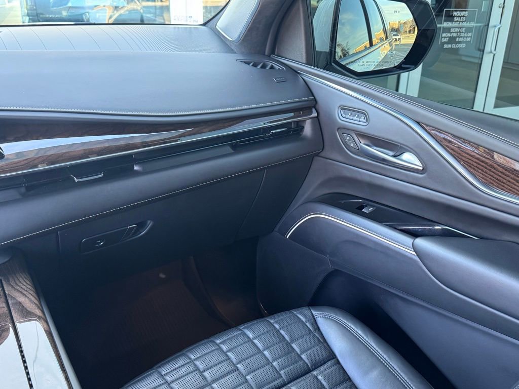 Used 2023 Cadillac Escalade ESV Sport Platinum w/ LPO, ONYX Package image 23