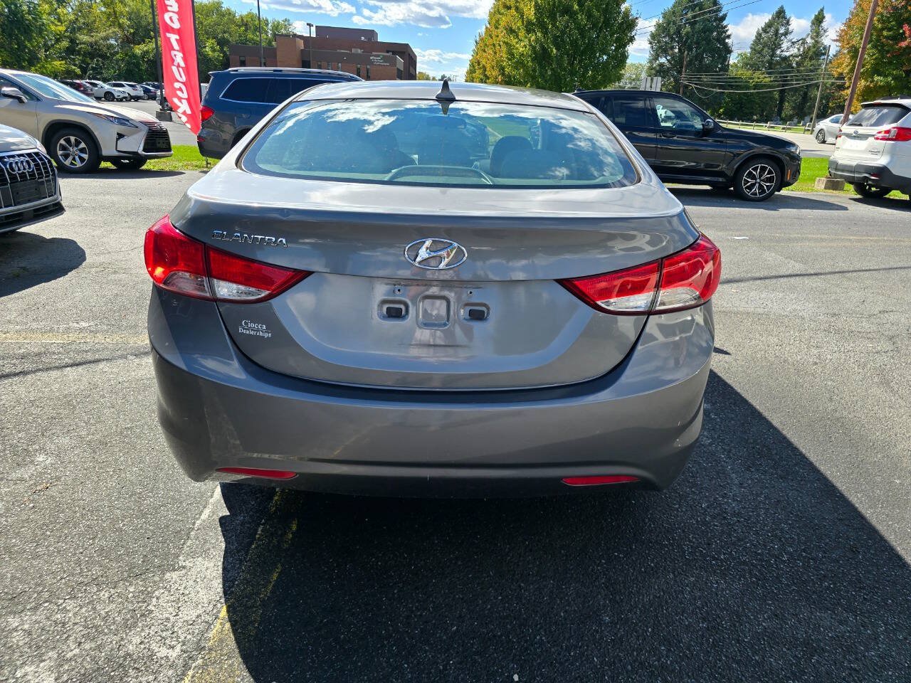 Used 2013 Hyundai Elantra GLS w/ Preferred Pkg FWD image 4