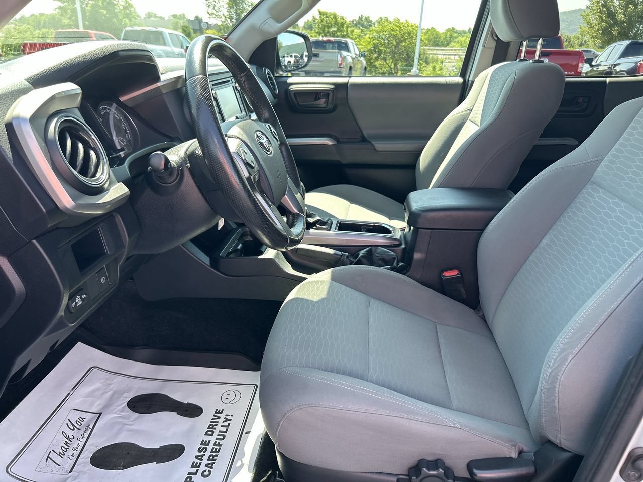 Used 2019 Toyota Tacoma SR5 AWD/4WD image 23