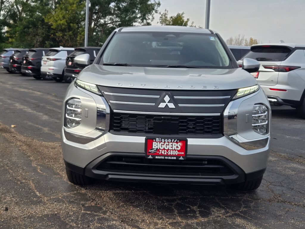 New 2027 Mitsubishi Outlander ES AWD/4WD image 2