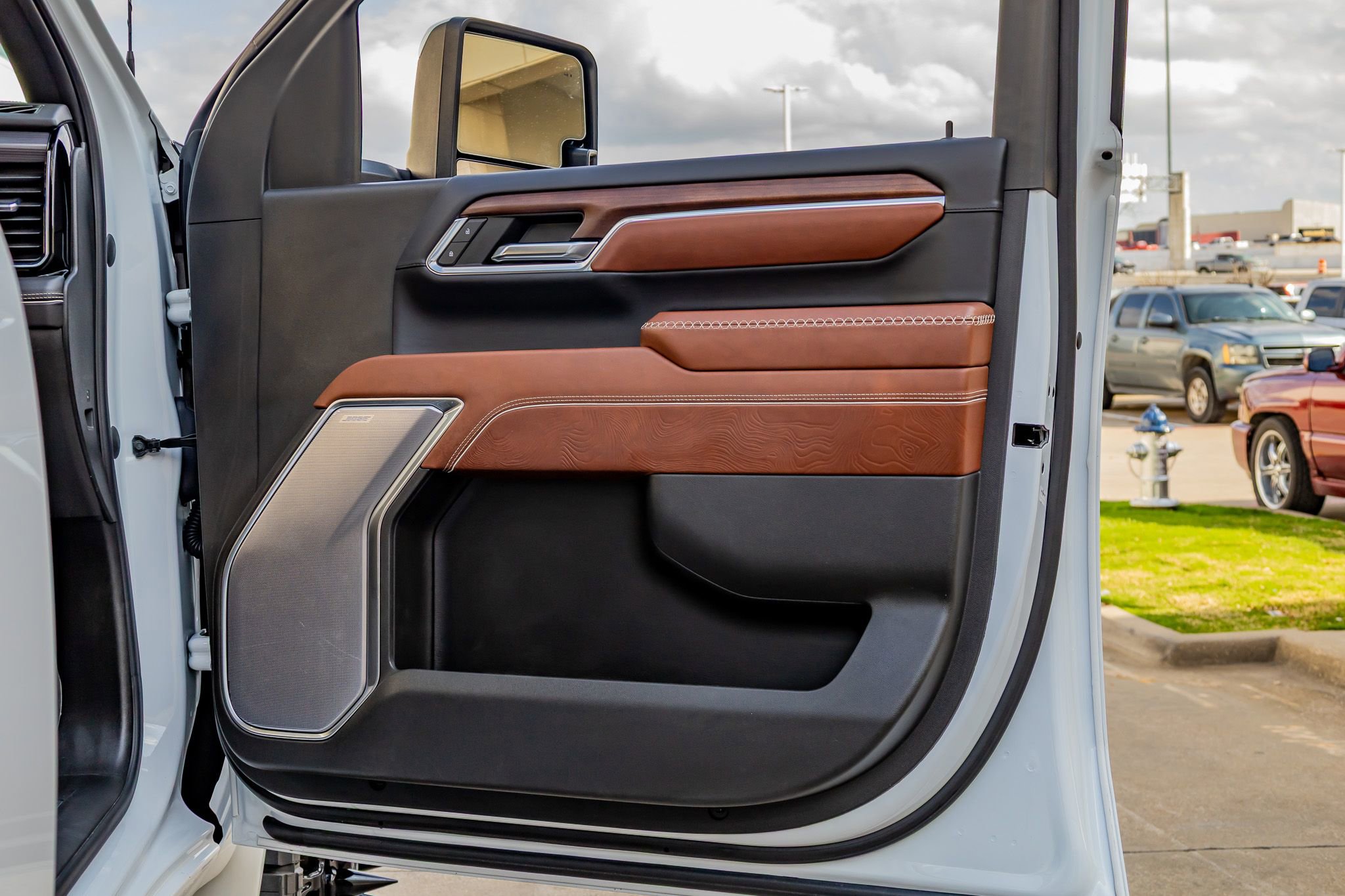 Used 2024 GMC Sierra 3500 Denali Ultimate image 37