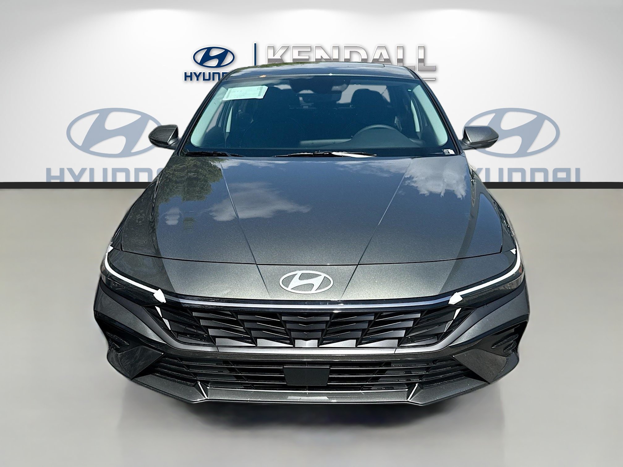 New 2026 Hyundai Elantra Limited FWD image 2
