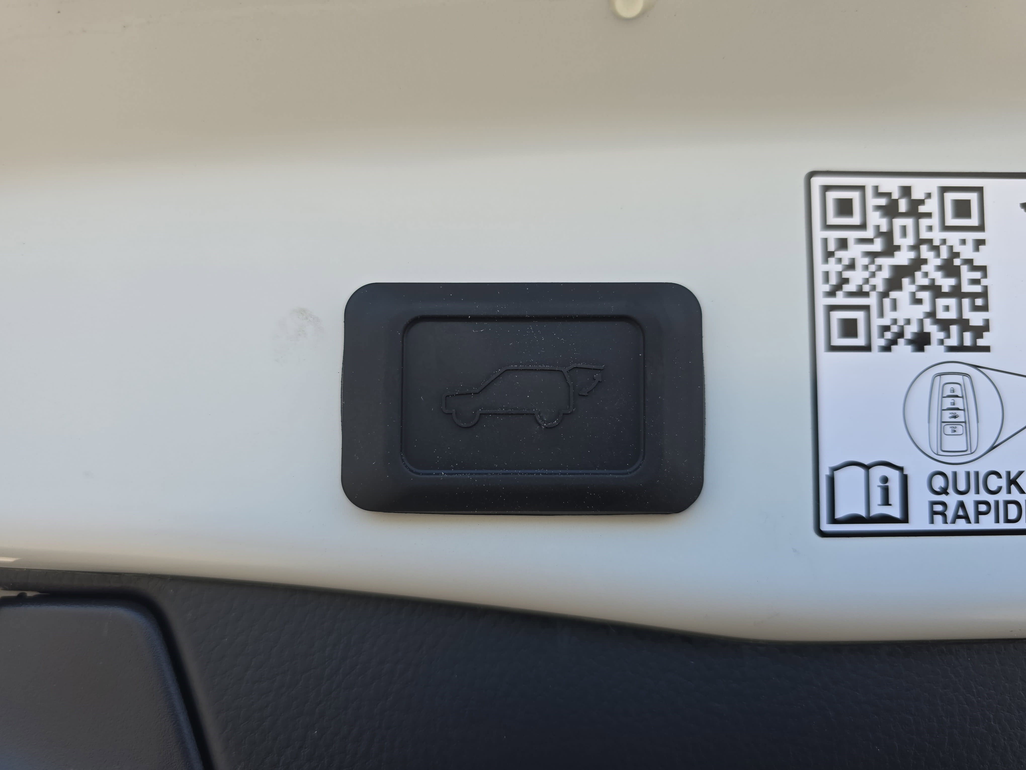 Used 2025 Toyota RAV4 Limited w/ Advanced Technology Package image 14