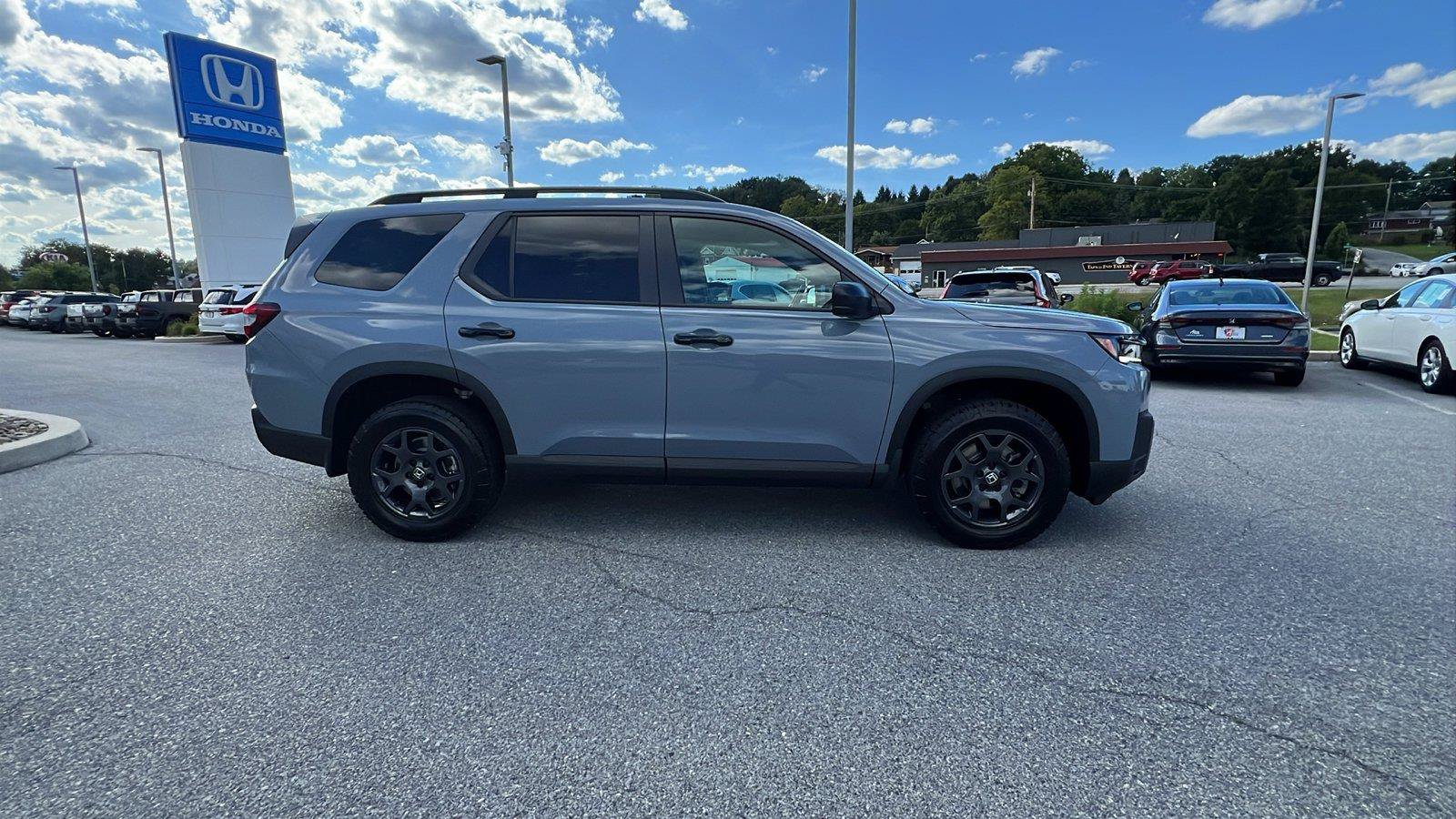 New 2026 Honda Pilot TrailSport image 3