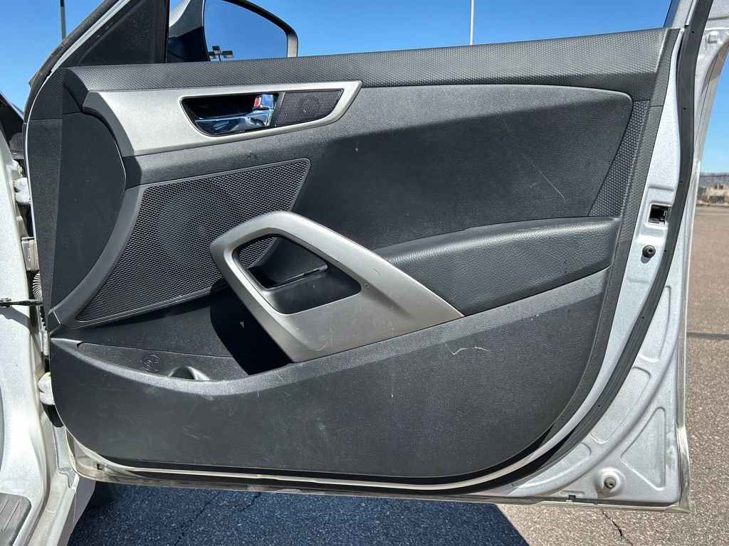 Used 2017 Hyundai Veloster image 25