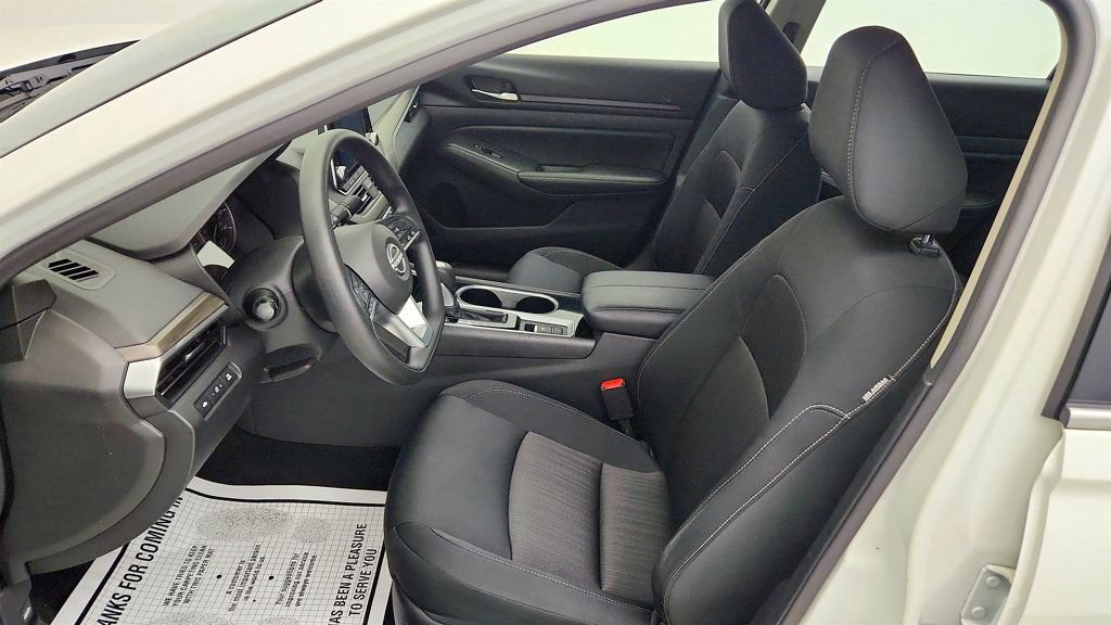 Used 2024 Nissan Altima 2.5 SV AWD/4WD image 18