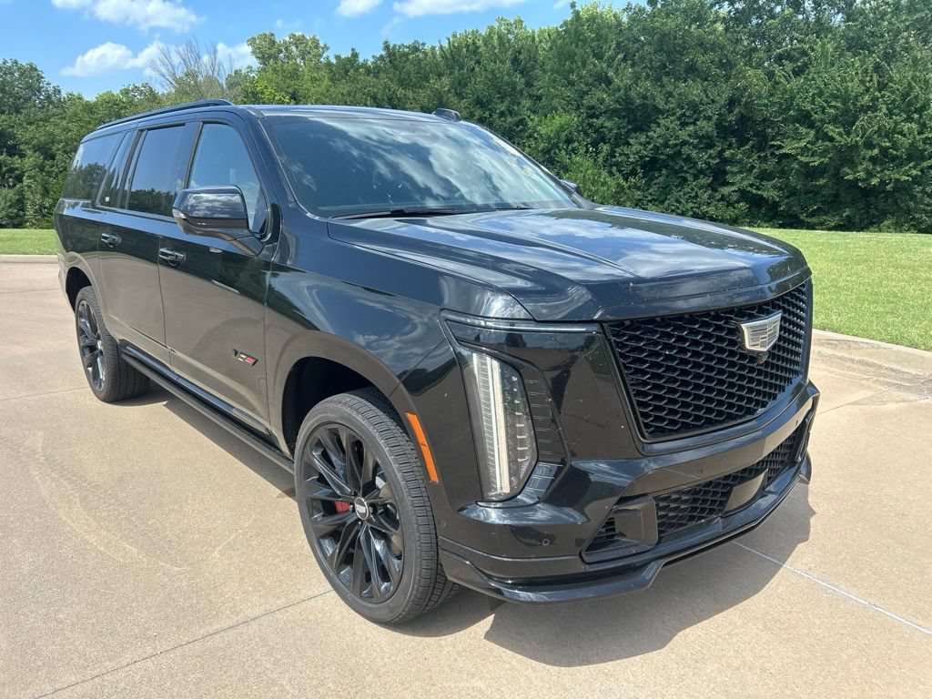 Used 2025 Cadillac Escalade ESV V w/ LPO, ONYX Package AWD/4WD image 7