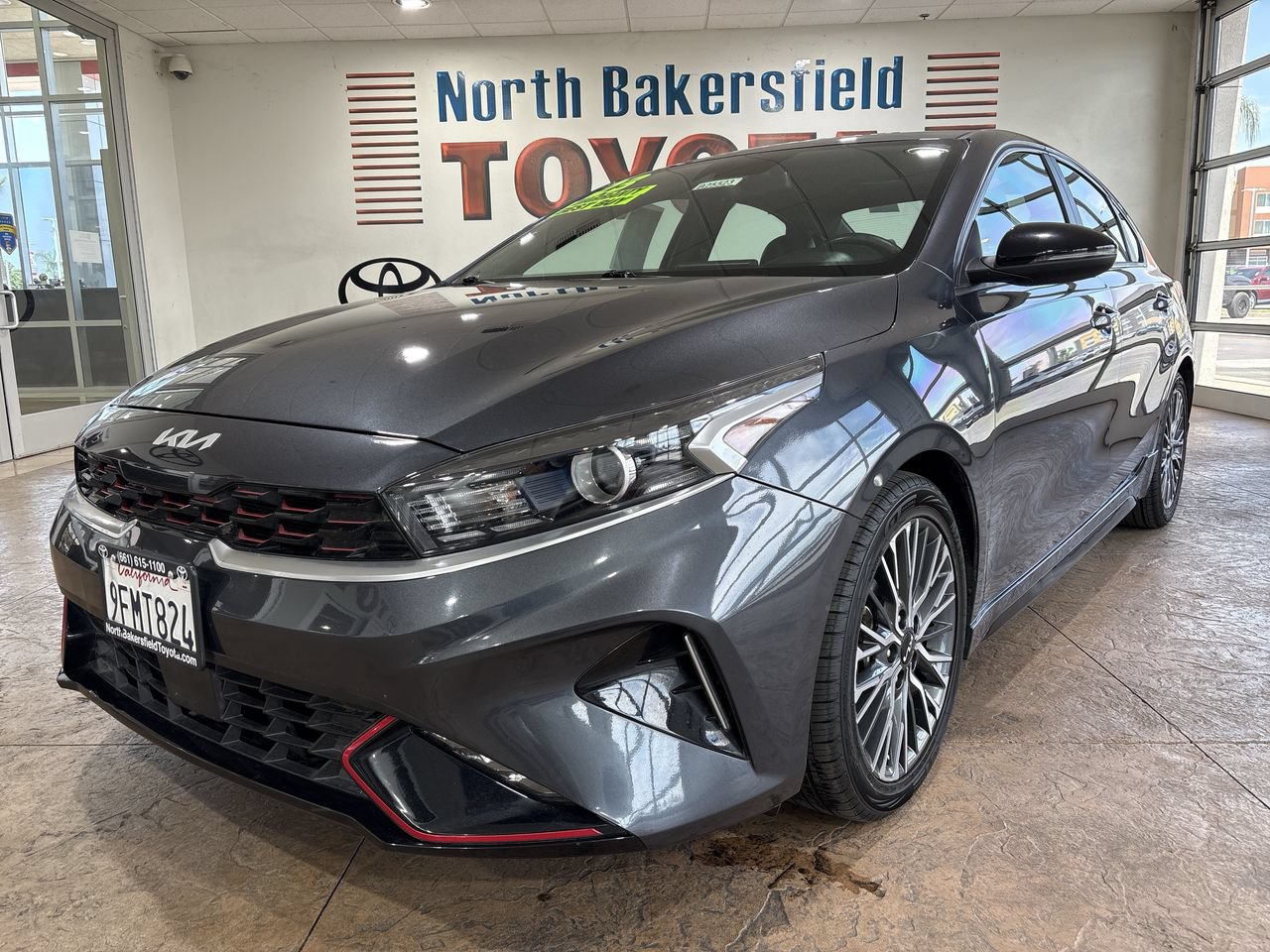 Used 2023 Kia Forte GT-Line w/ GT-Line Premium Package FWD image 6