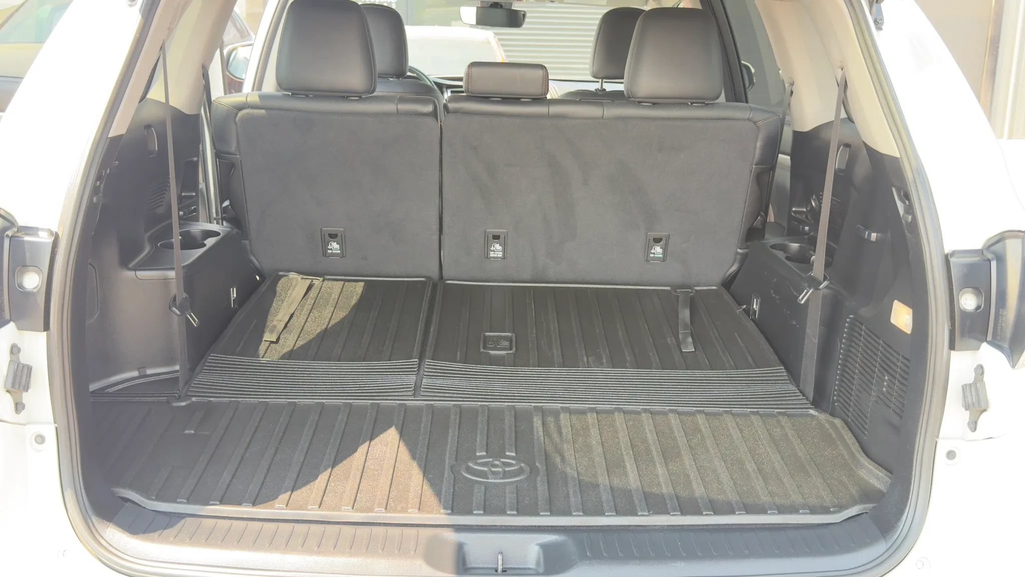 Used 2018 Toyota Highlander Limited AWD/4WD image 28